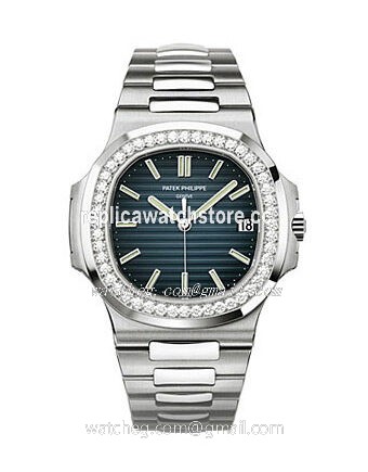 Patek Philippe Nautilus 5713/1G Men's Automatic
