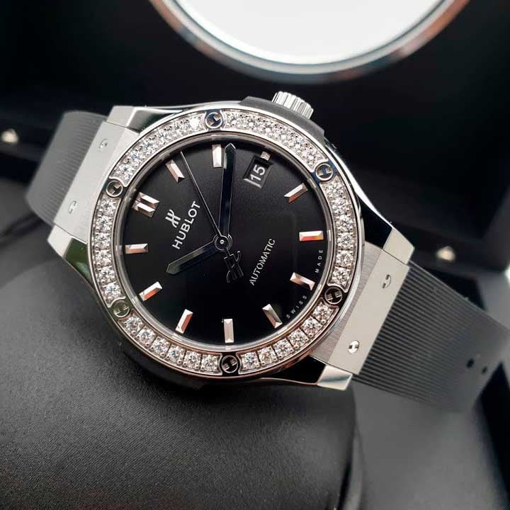 Hublot Classic Fusion 565.NX.1470.RX.1204 Women Self-winding 1
