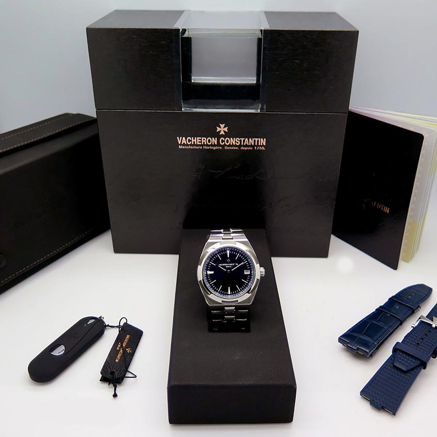 Vacheron Constantin Overseas Self-winding 4500V/110A-B128 Men/Unisex Automatic 2