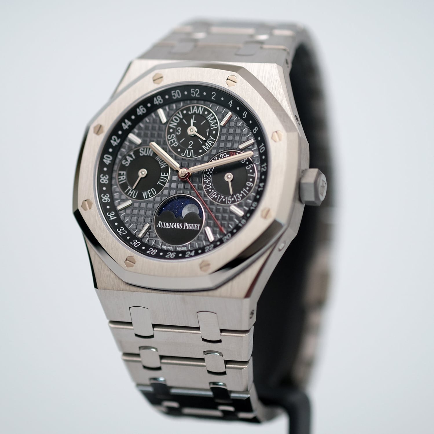 Audemars Piguet Royal Oak Perpetual Calendar 26609TI.OO.1220TI.01 Men/Unisex Automatic 2
