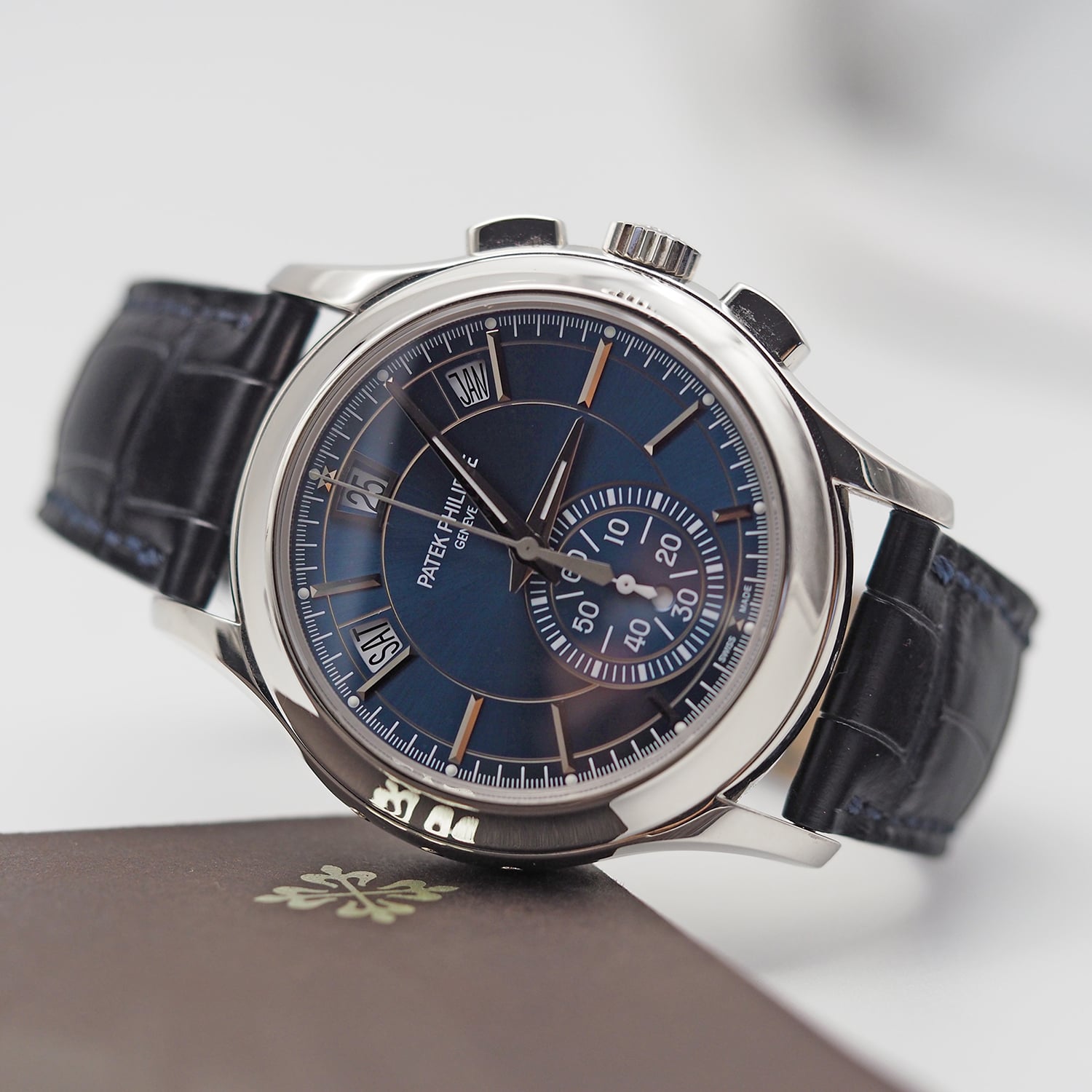 Patek Philippe Complications 5905P-001 Men/Unisex Automatic 4