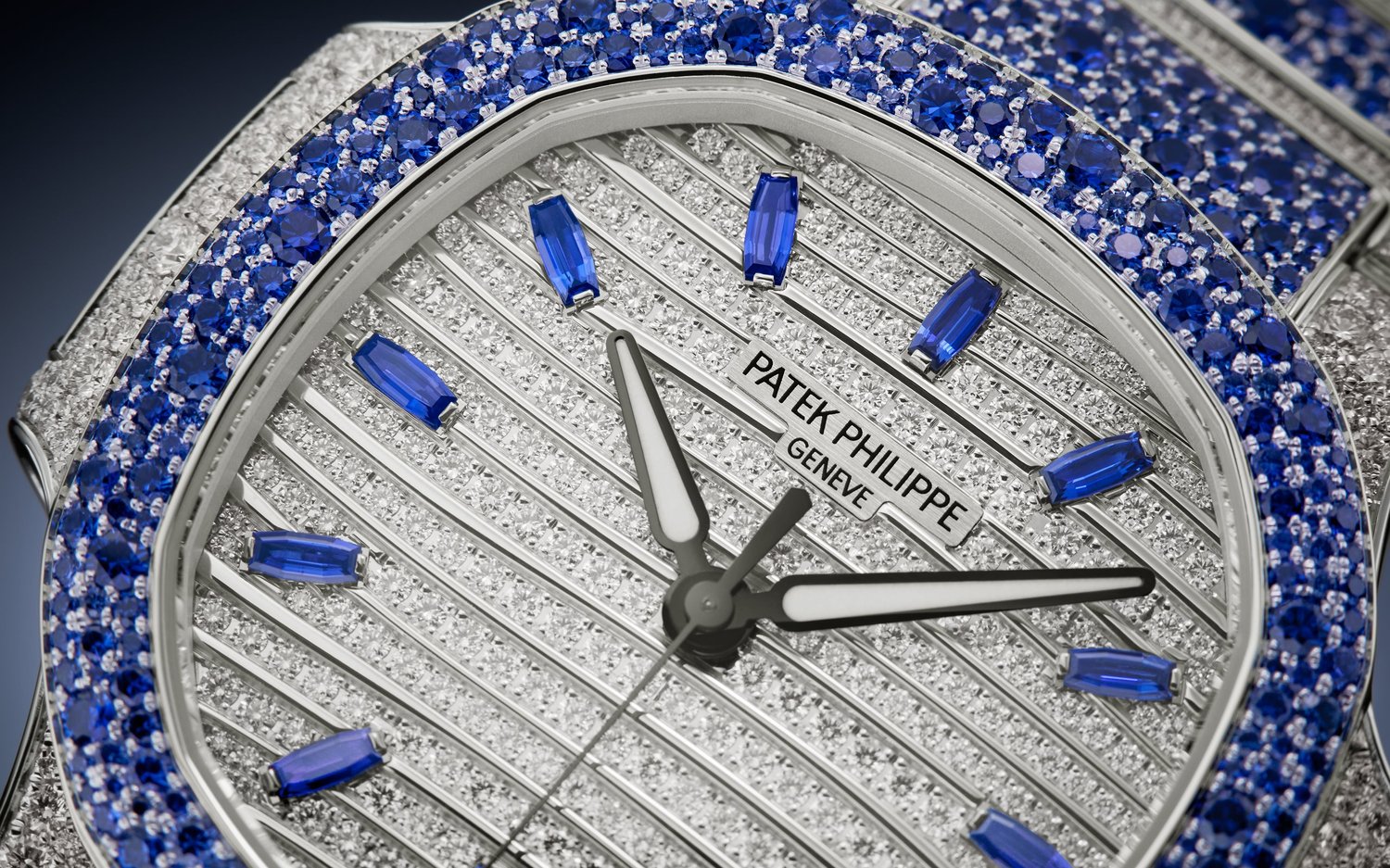 Patek Philippe Nautilus 7118/1451G-001 Women Self-winding 5