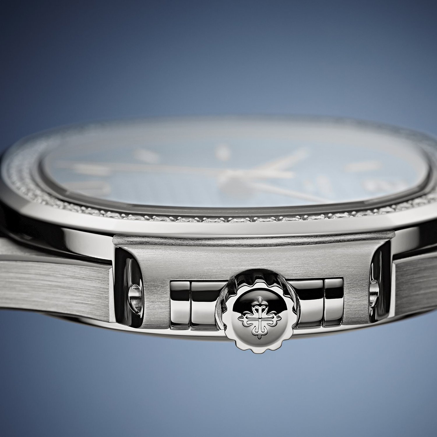 Patek Philippe Nautilus 7118/1200A-001 Women Automatic 5