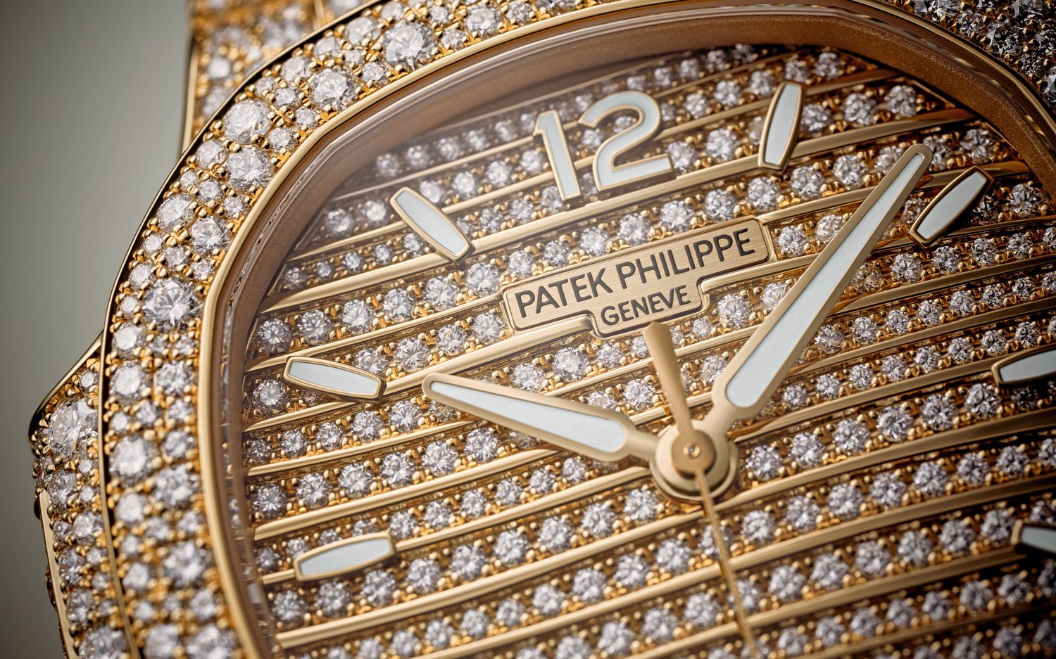 Patek Philippe Nautilus 7118/1450R-001 Women Self-winding 5
